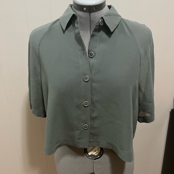 Wilfred crop button up - Picture 2 of 4
